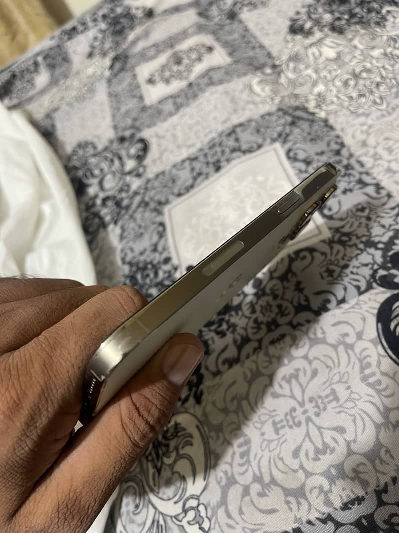 Apple iPhone 14 Pro Max 3