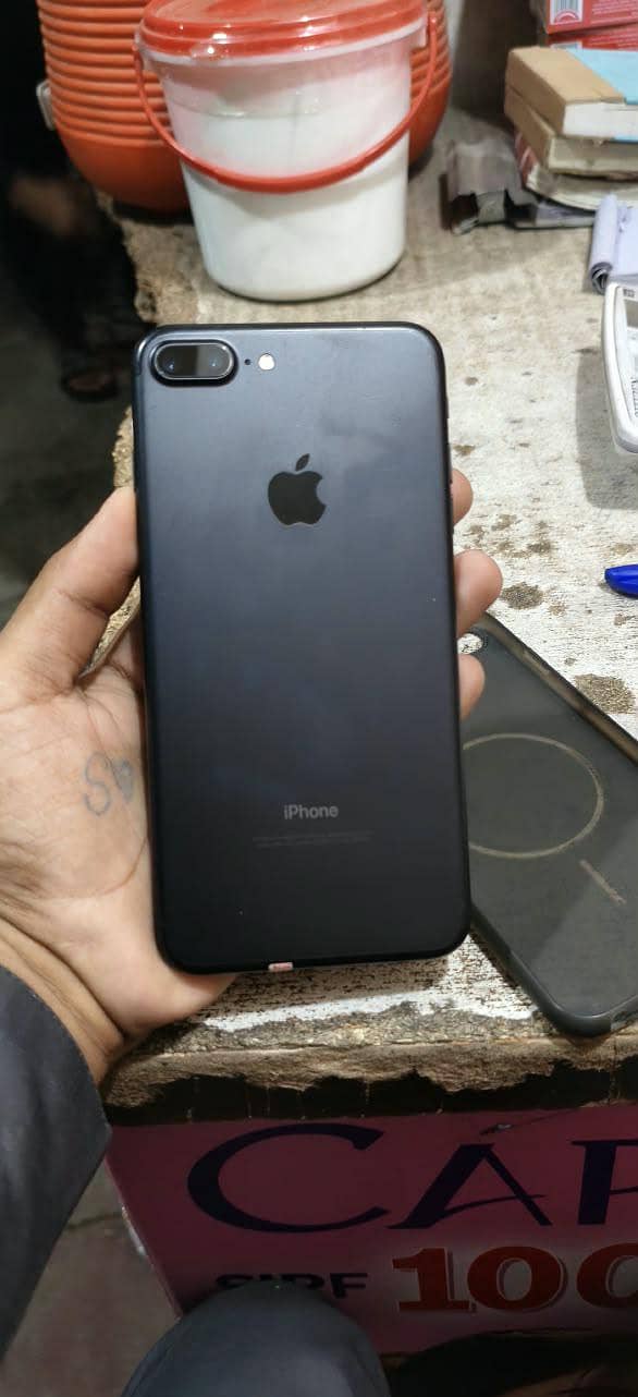 Apple iPhone 7 Plus 4