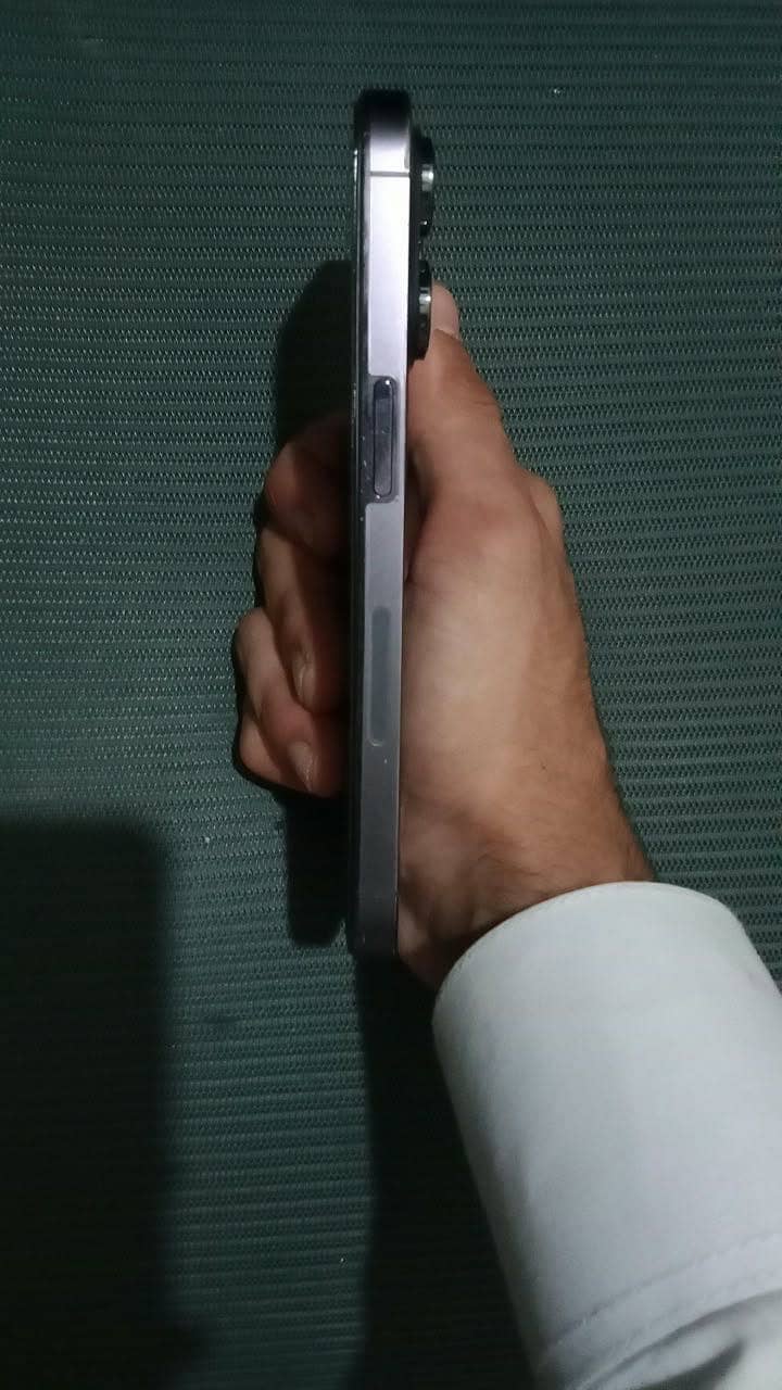 Apple iPhone 14 Pro 2
