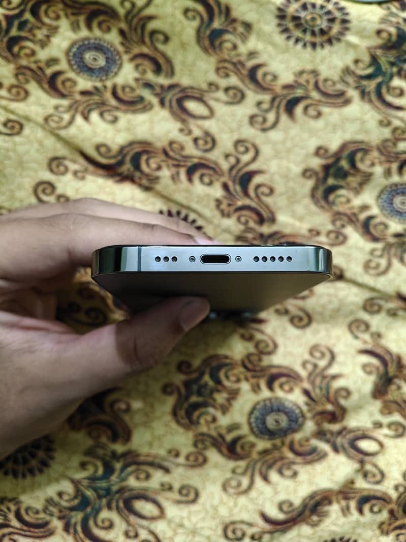 Apple iPhone 13 Pro 3