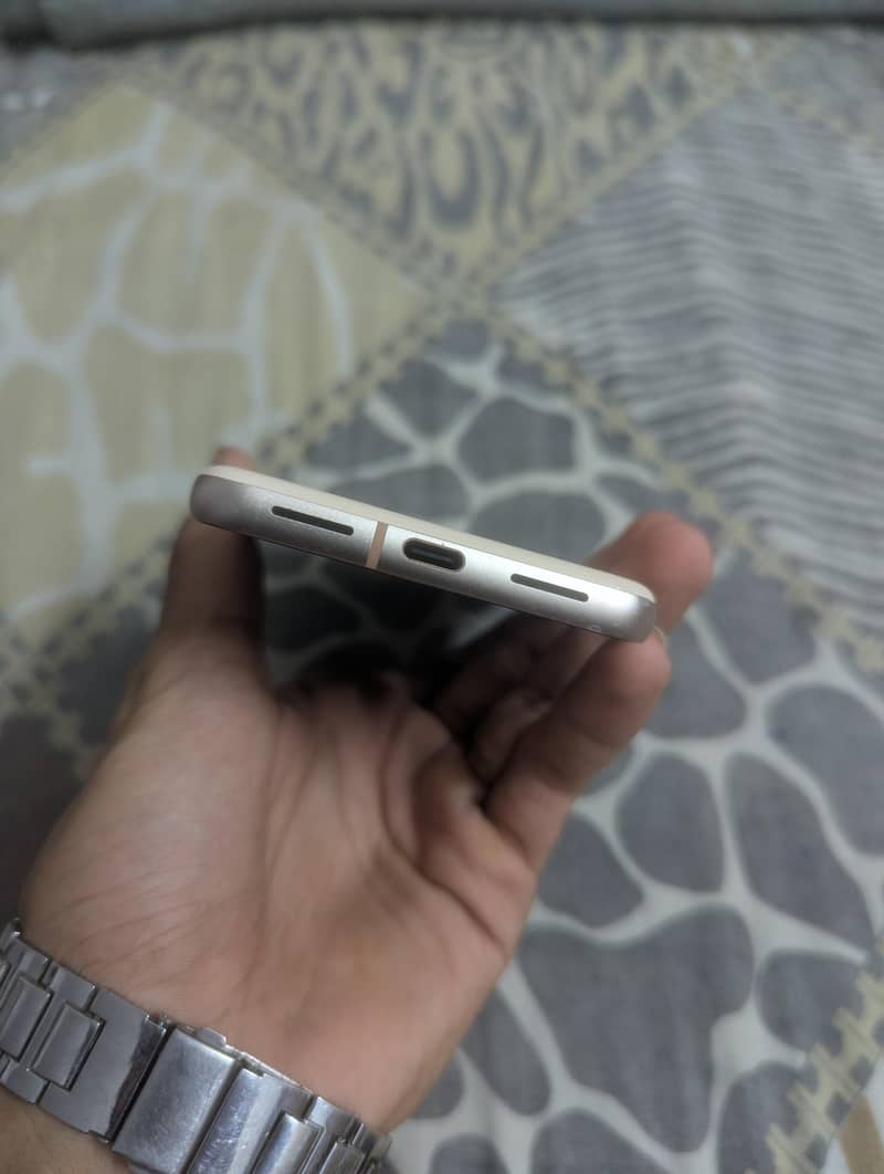 Google Pixel 8 3
