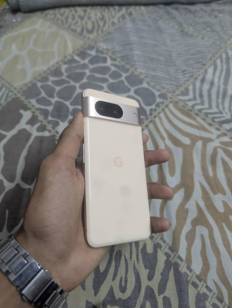 Google Pixel 8 7