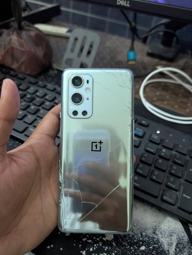 One Plus 9 Pro 12/256 0