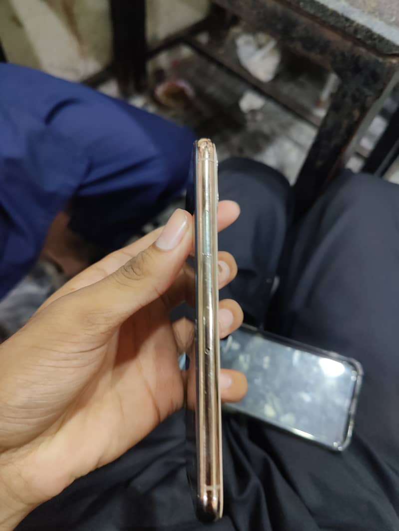 Apple iPhone 11 Pro 1