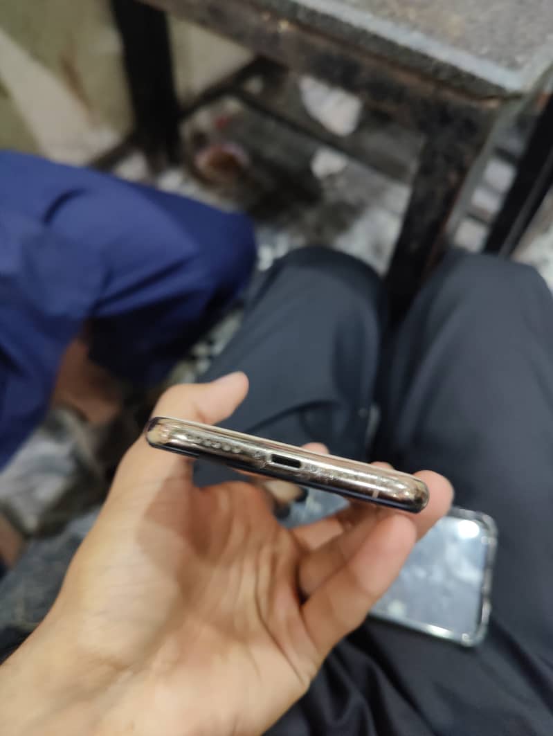 Apple iPhone 11 Pro 5