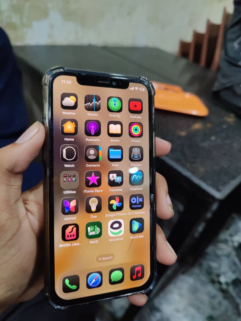 Apple iPhone 11 Pro 6