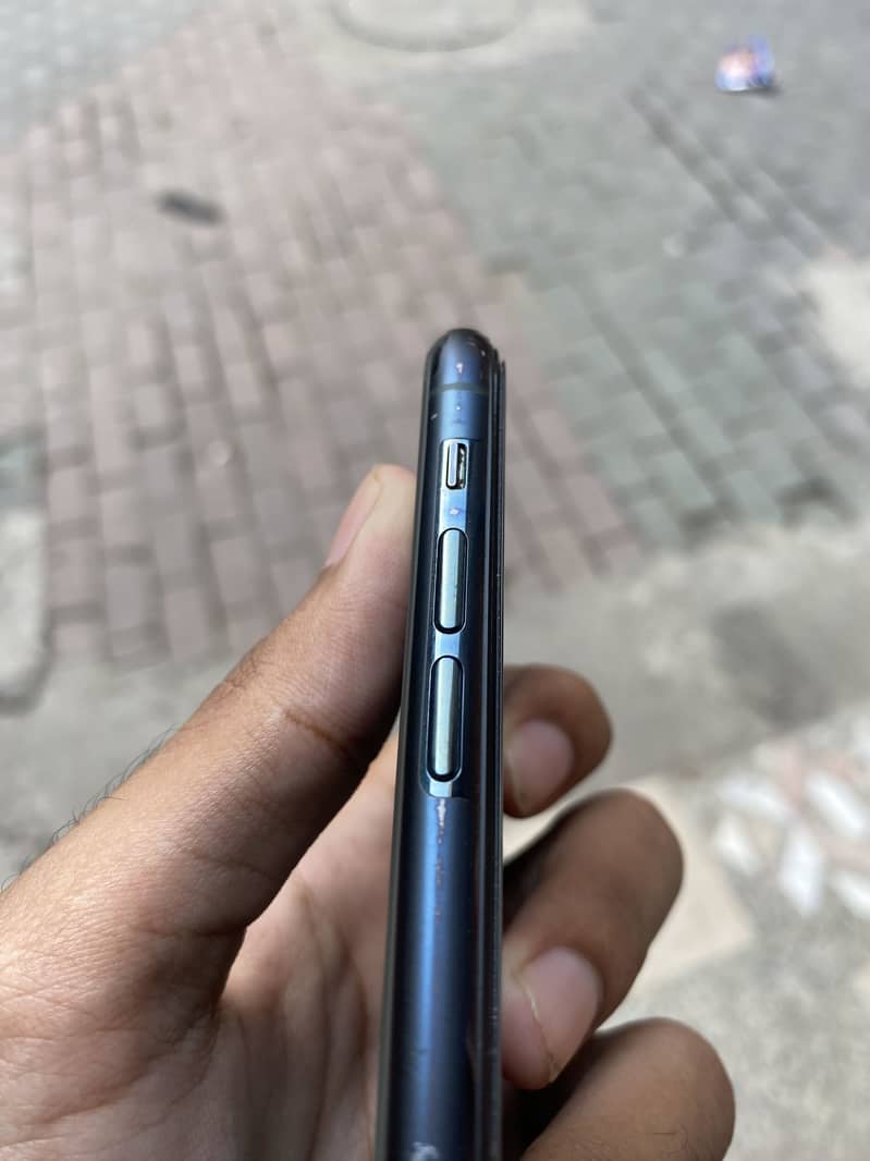 Apple iPhone 11 Pro 1