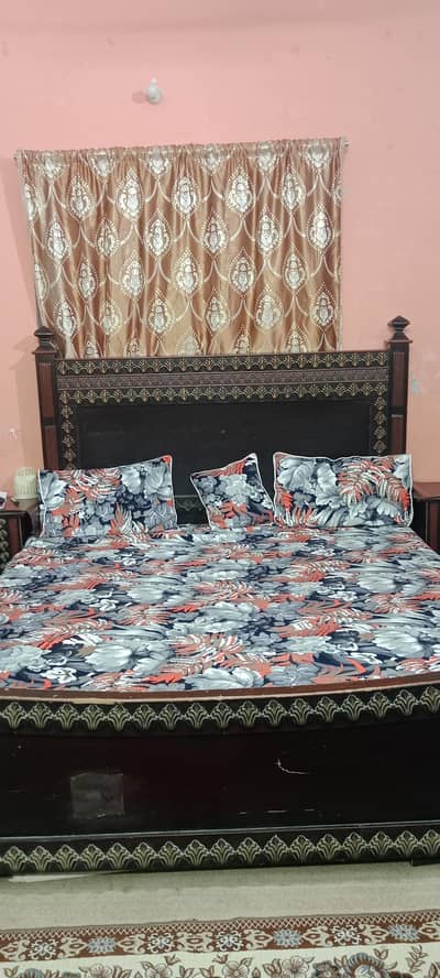 Bed set with side tables and dressing