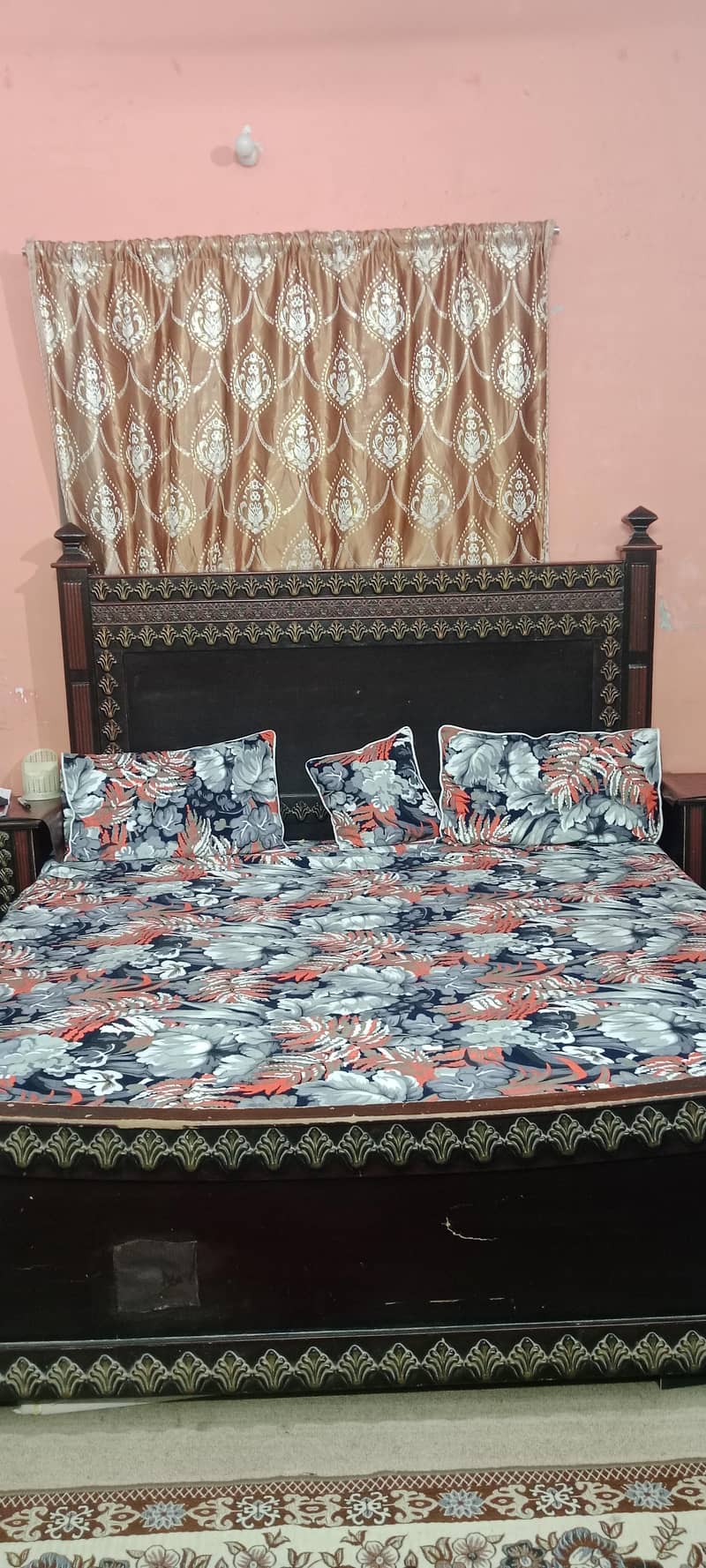 Bed set with side tables and dressing 0