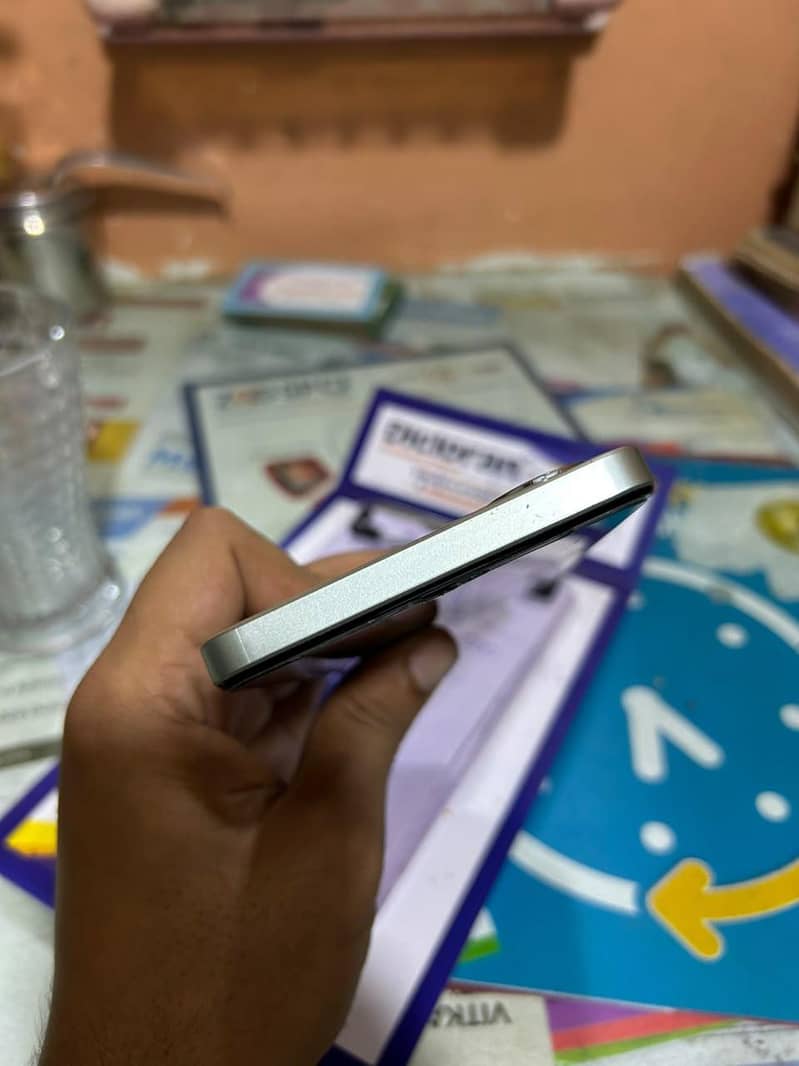 Realme Note 60x 4