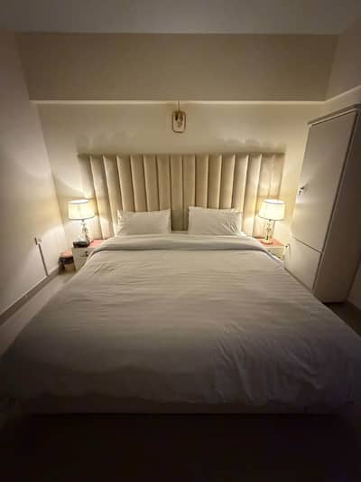 Daily Basis Apartment & Rooms Per day Perweek Short stay Available in E-11 Islamabad