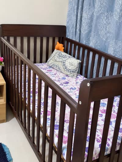 Juniors baby cot