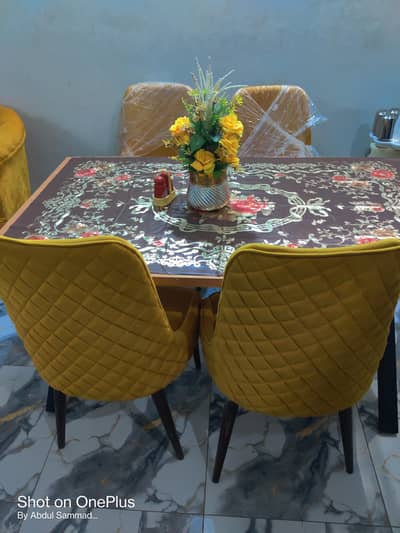 Dining Table 4 Person newly condition