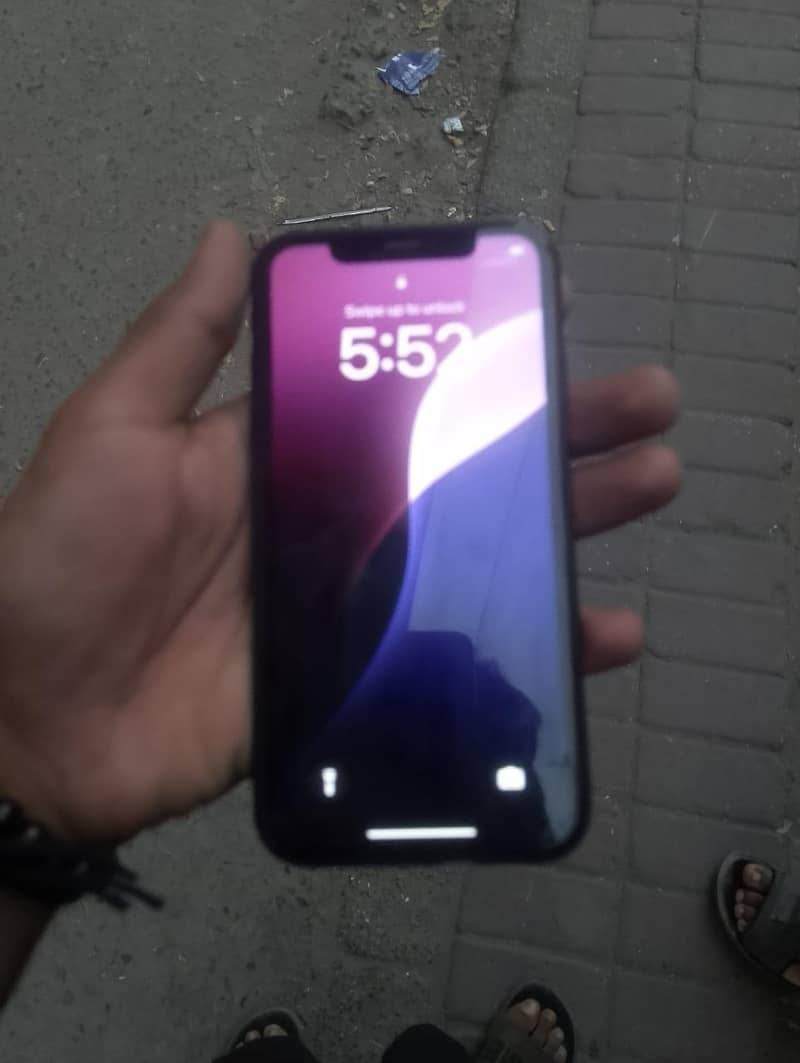 iPhone xr 4