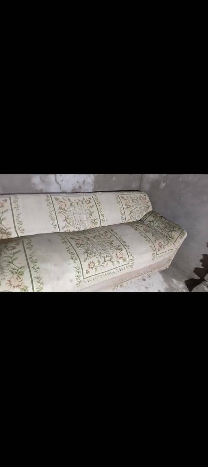 sofa single or 3 seater 0