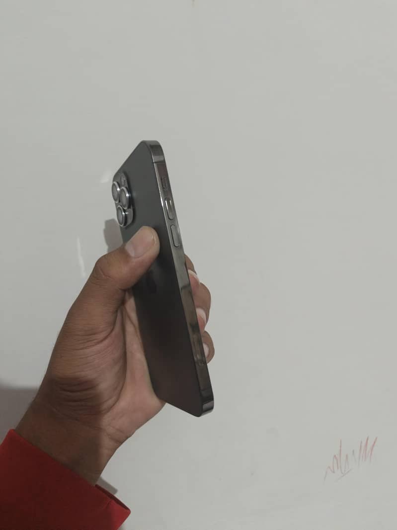 Apple iPhone 12 Pro 3