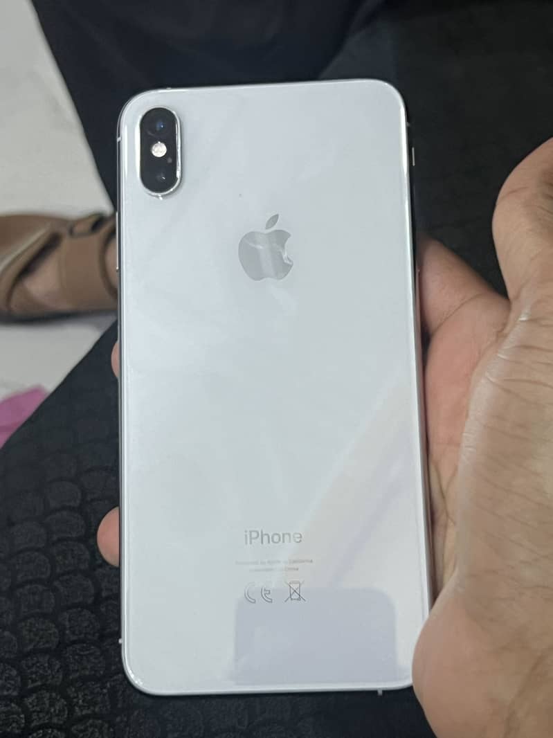 Apple iPhone XS Max 5