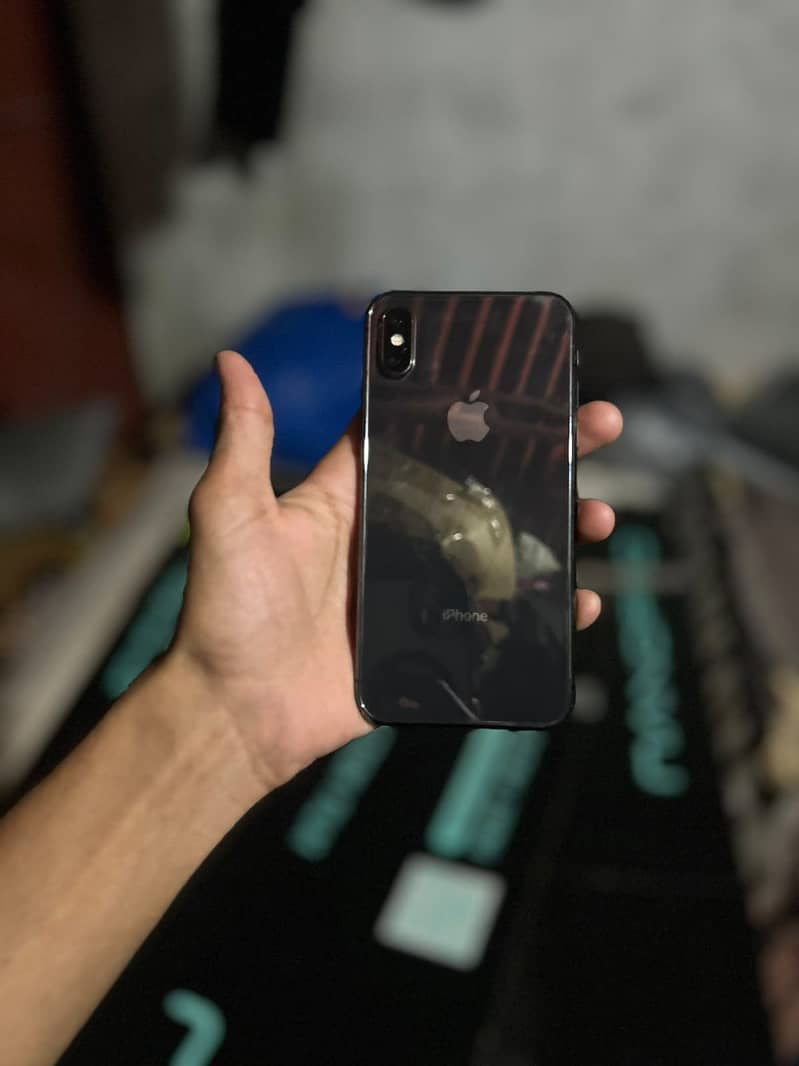 Apple iPhone X 4