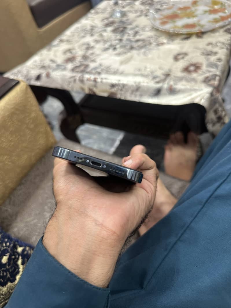 Apple iPhone 12 Pro 2