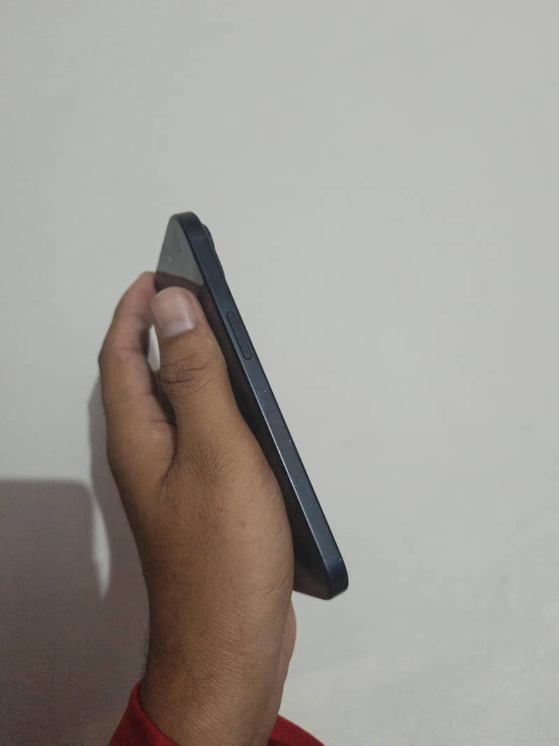 Apple iPhone 15 2
