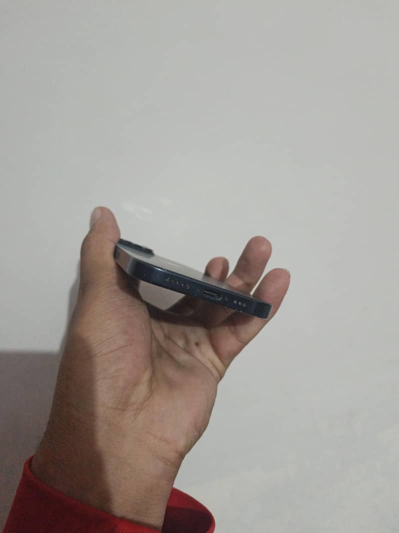 Apple iPhone 15 3
