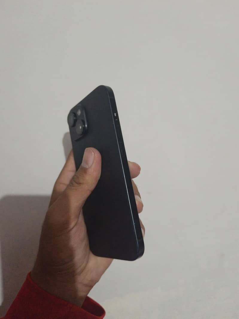 Apple iPhone 15 4