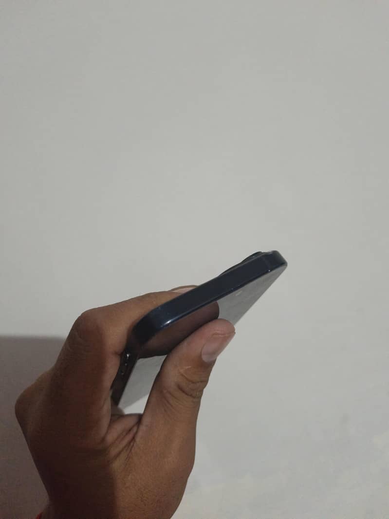 Apple iPhone 15 5