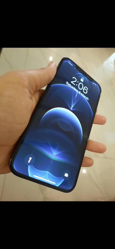 Apple iPhone 12