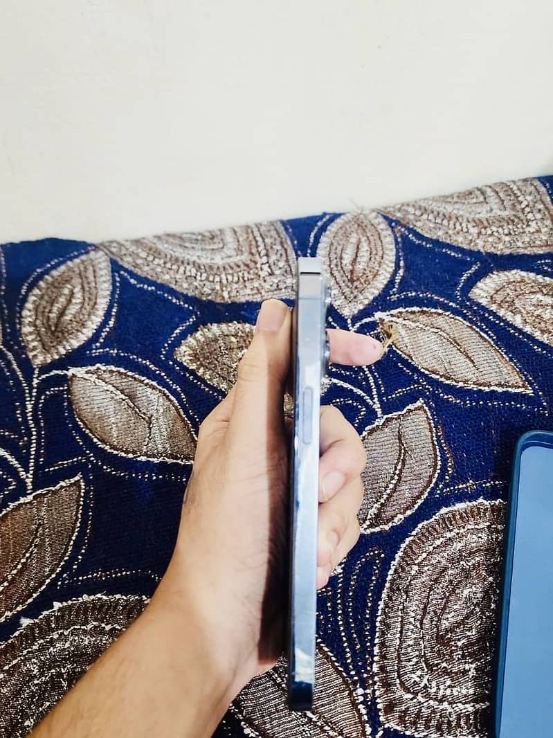Apple iPhone 13 Pro 1