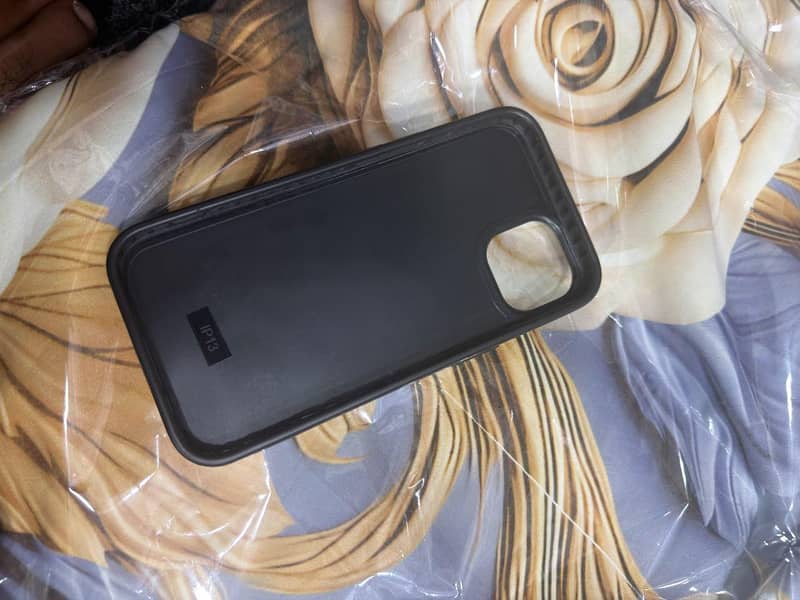 Apple iPhone 13 2