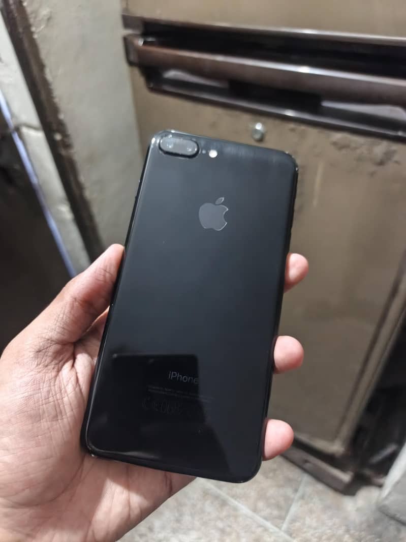 Apple iPhone 7 Plus 1