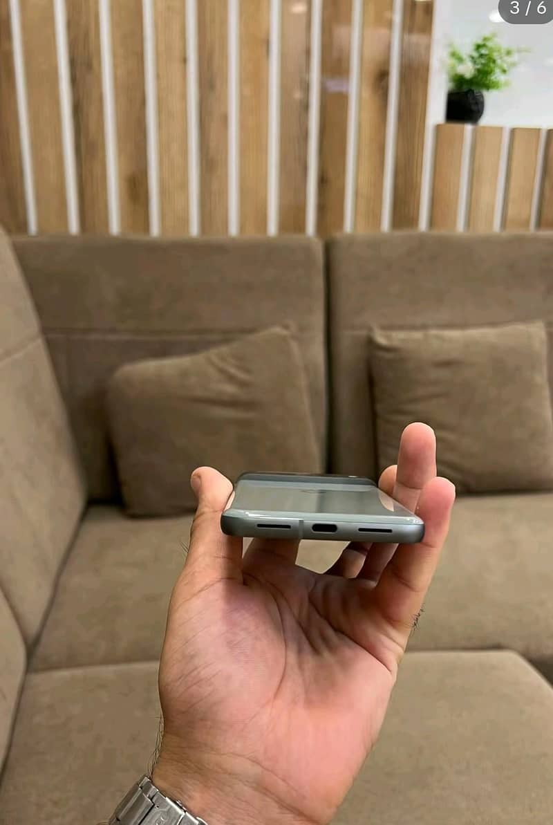 Google Pixel 8 3