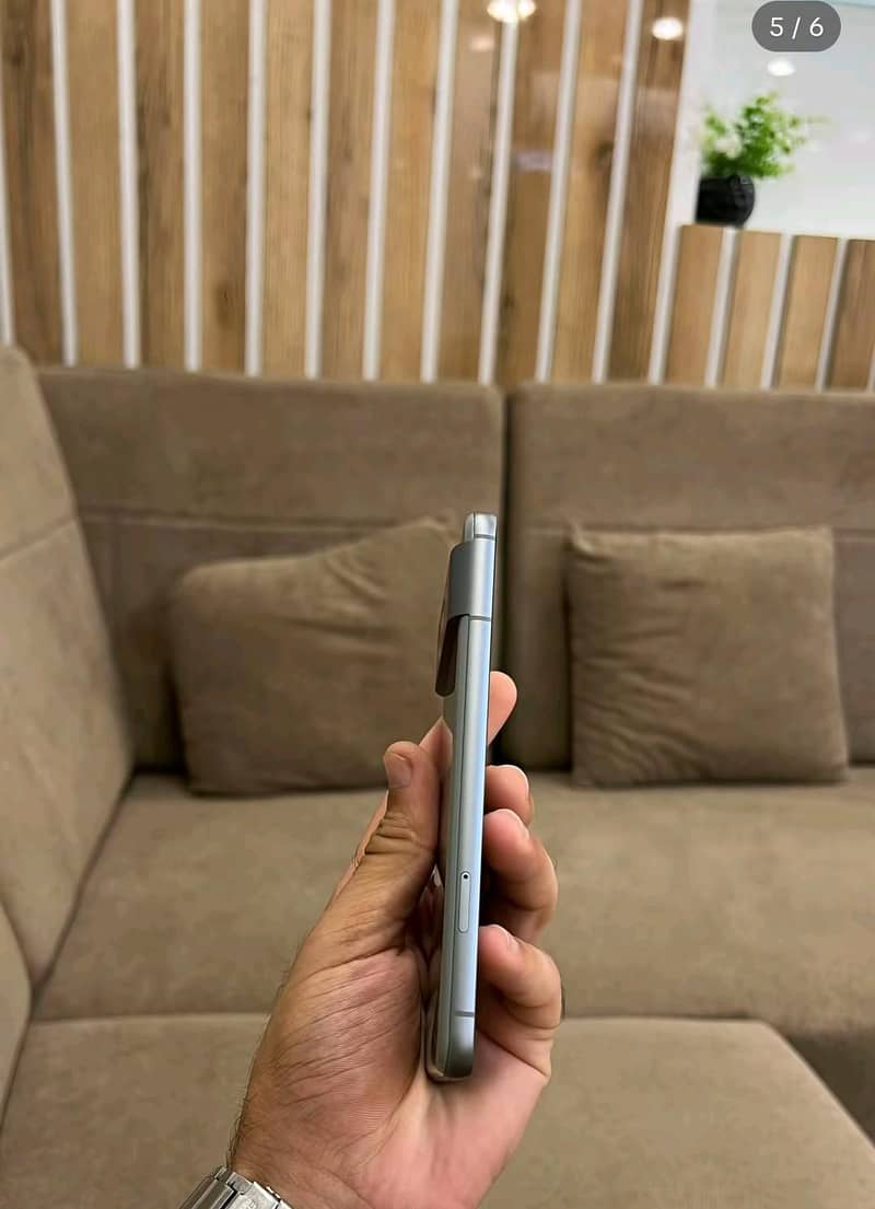 Google Pixel 8 4