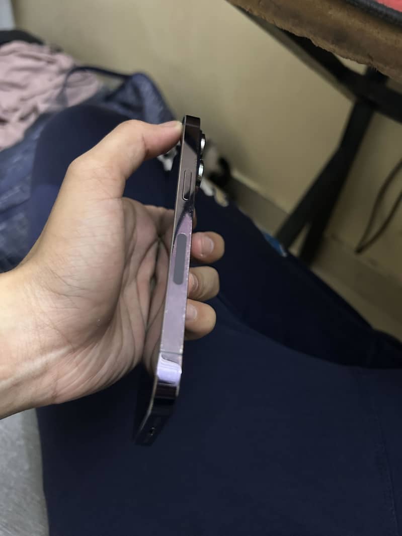 Apple iPhone 14 Pro 2