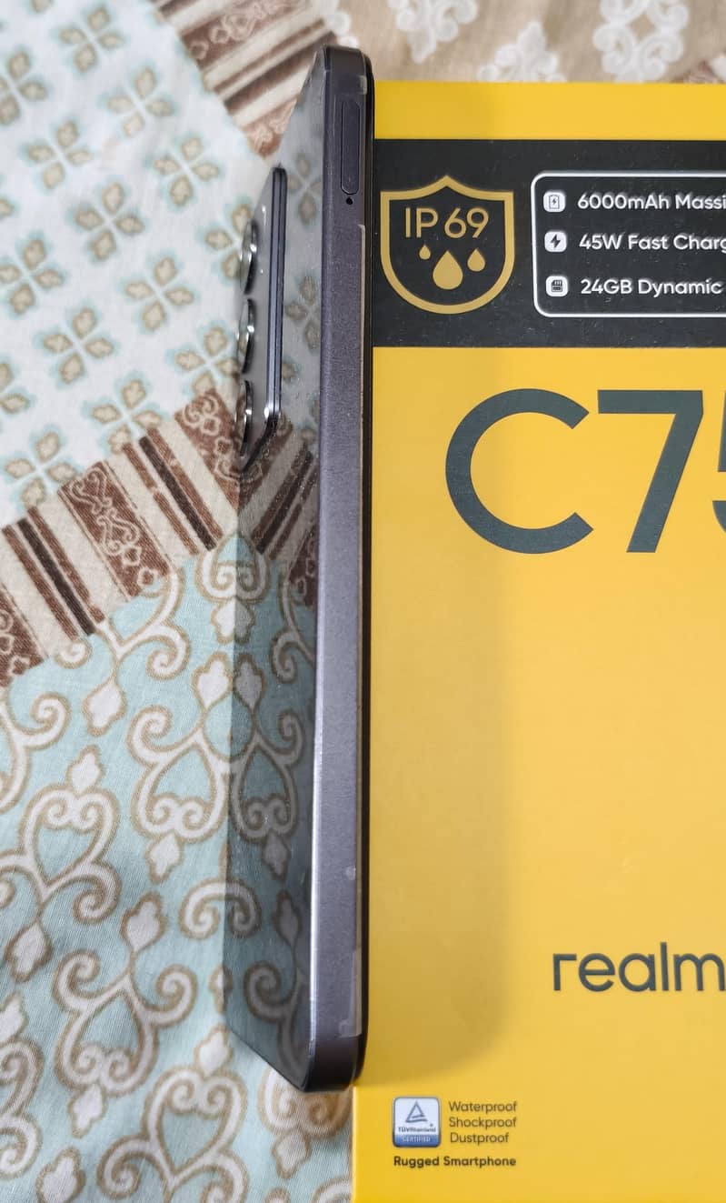 Realme C75 4