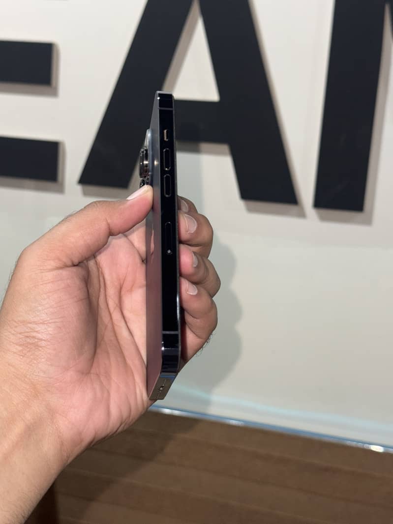 Apple iPhone 14 Pro 0