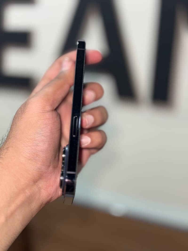 Apple iPhone 14 Pro 2