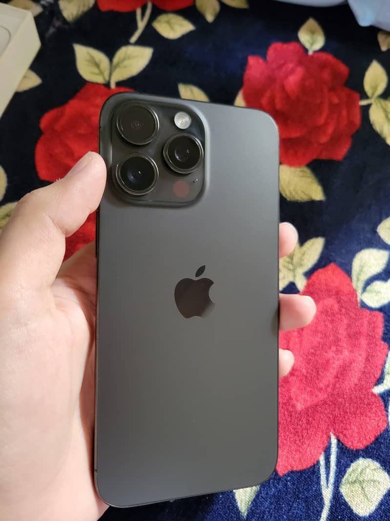 Apple iPhone 15 Pro Max jv 0