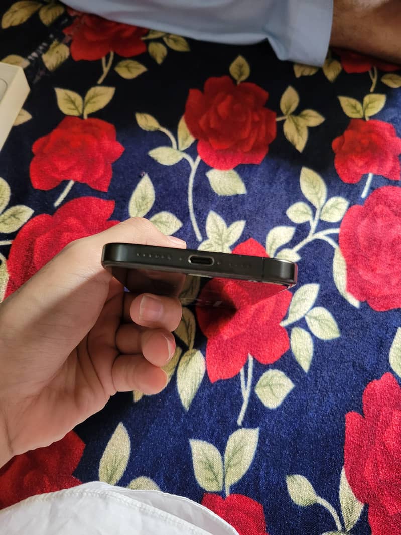 Apple iPhone 15 Pro Max jv 1