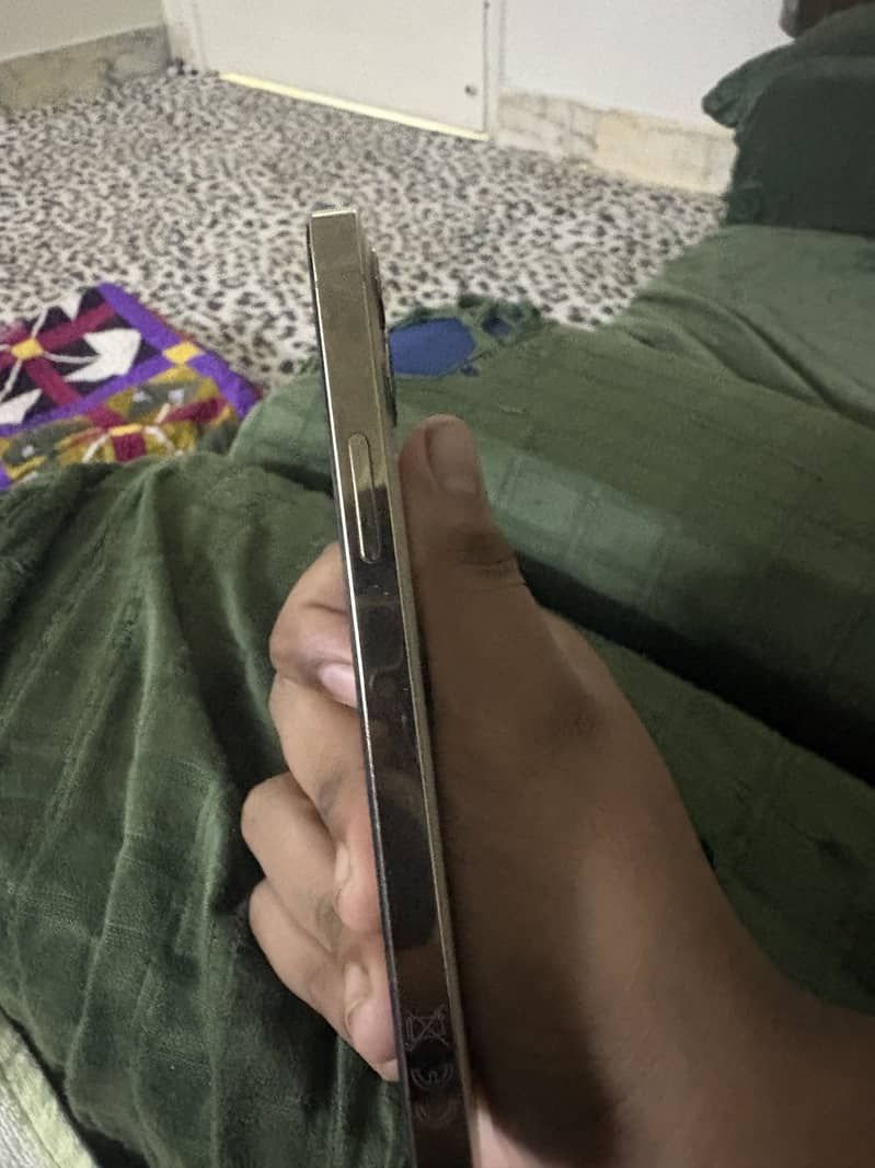 Apple iPhone 12 Pro 2