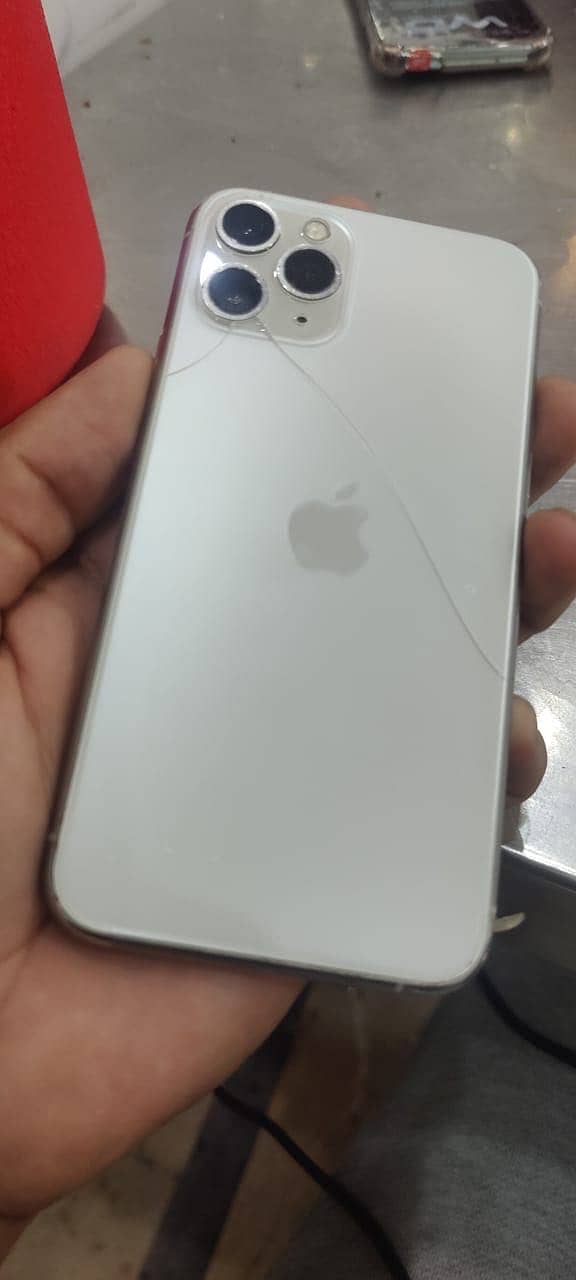 Apple iPhone 11 Pro 1