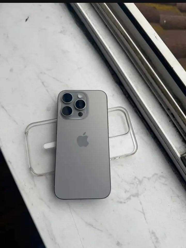 Apple iPhone 15 Pro 0