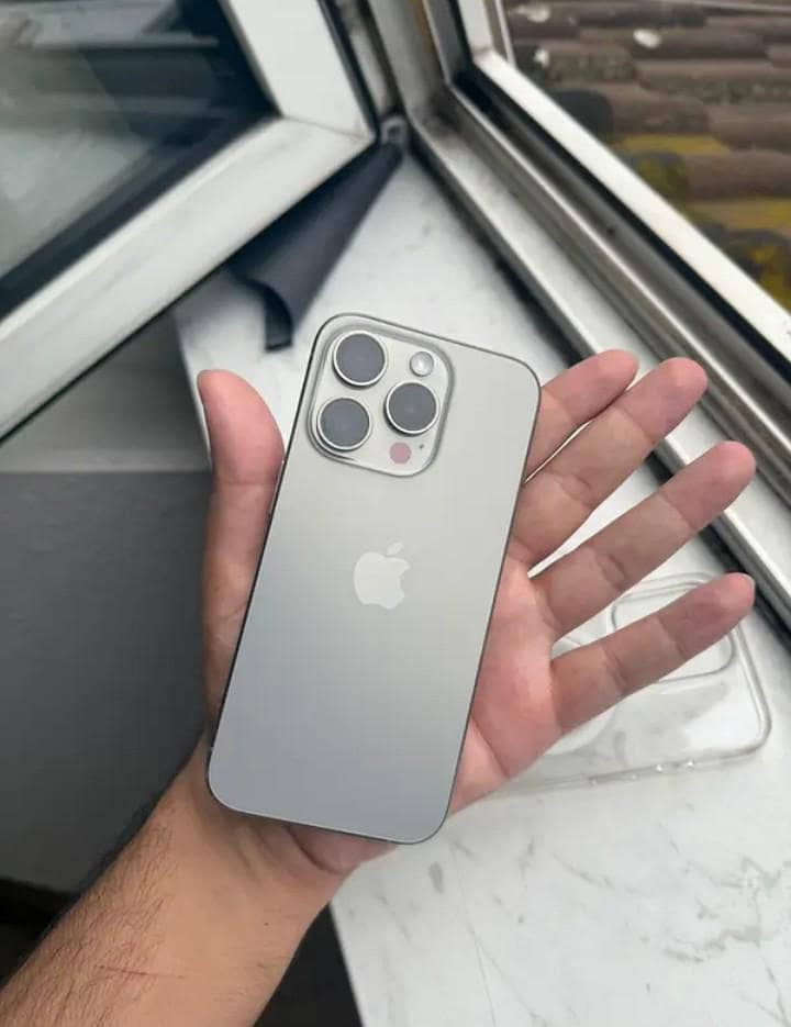 Apple iPhone 15 Pro 1