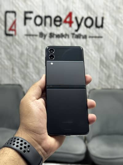 Samsung ZFLip 3 8GB/128GB Pta Approved C good Condition