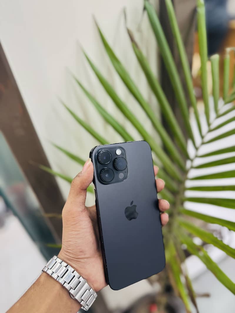 IPhone 14 Pro Max JV 3