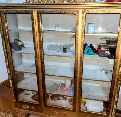 Showcase/crockery kitchen cabinets