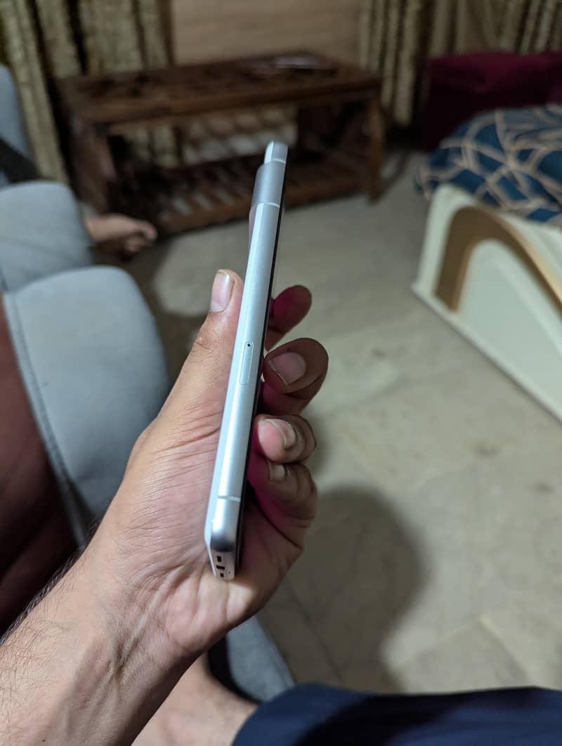 Google Pixel 7 4