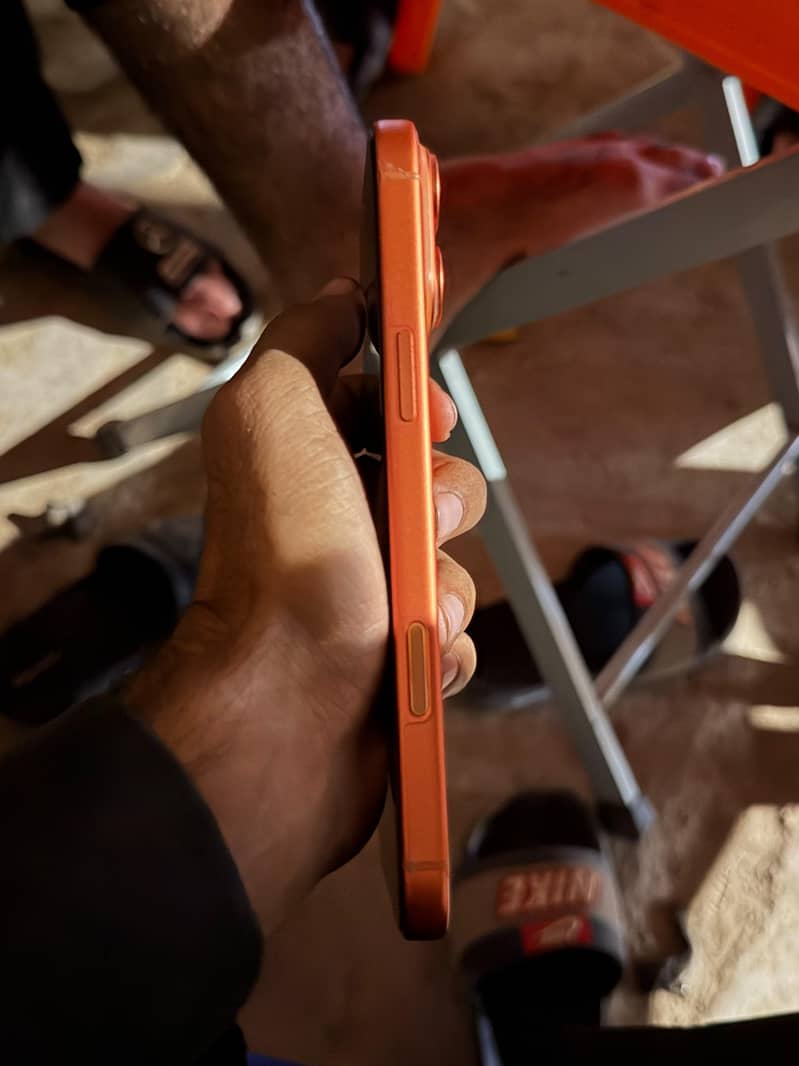 Apple iPhone 17 Pro Max 2