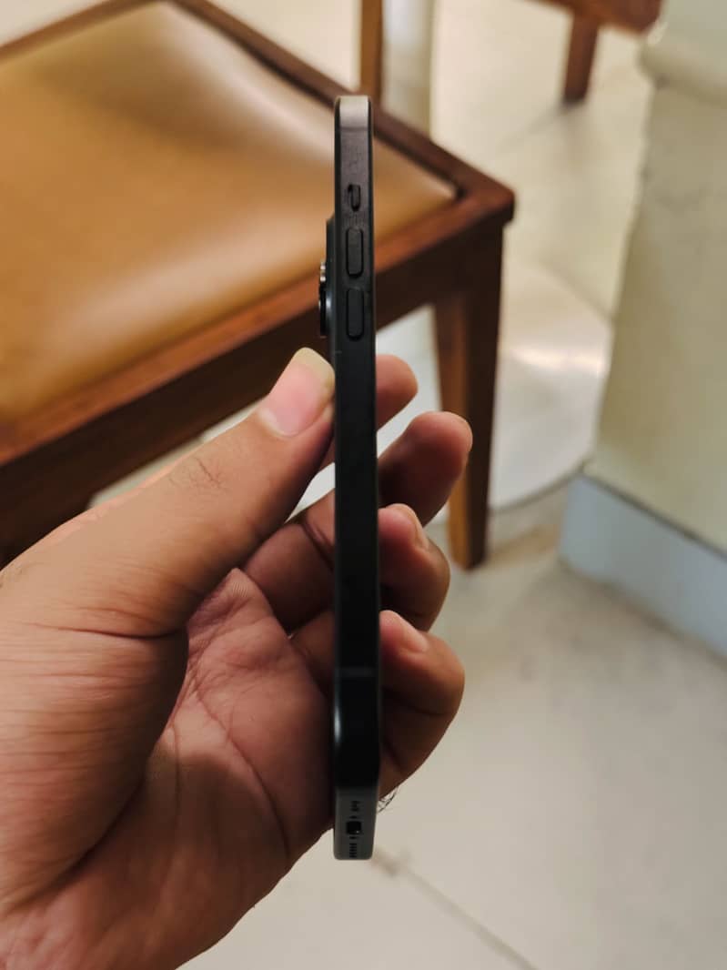 Apple iPhone 15 5