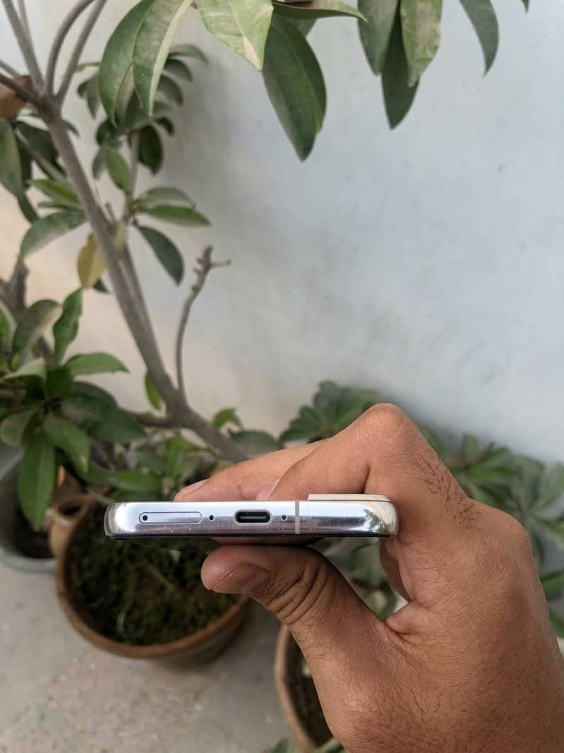 Samsung Mobile S22 4